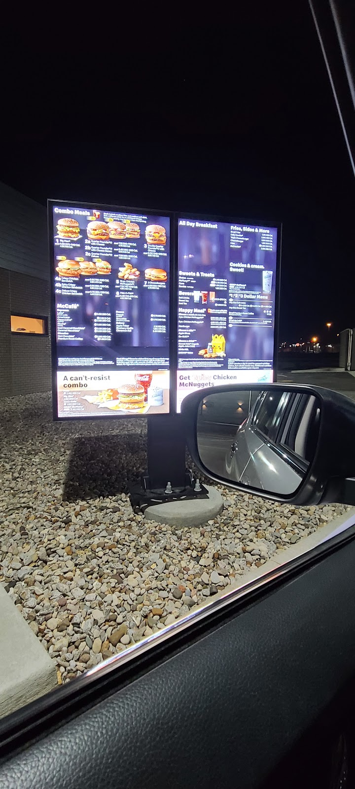 McDonalds | restaurant | 927 Indiana Ave, Jeffersonville, IN 47130, USA | 8125906954 OR +1 812-590-6954