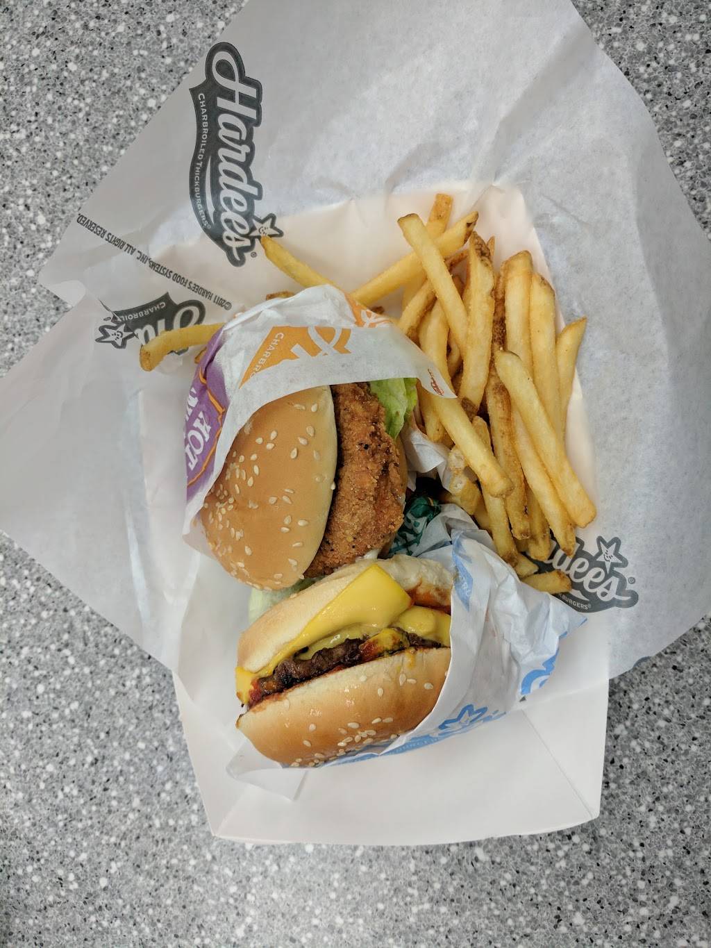 Hardees | restaurant | 3311 Parmenter St, Middleton, WI 53562, USA | 6088316649 OR +1 608-831-6649