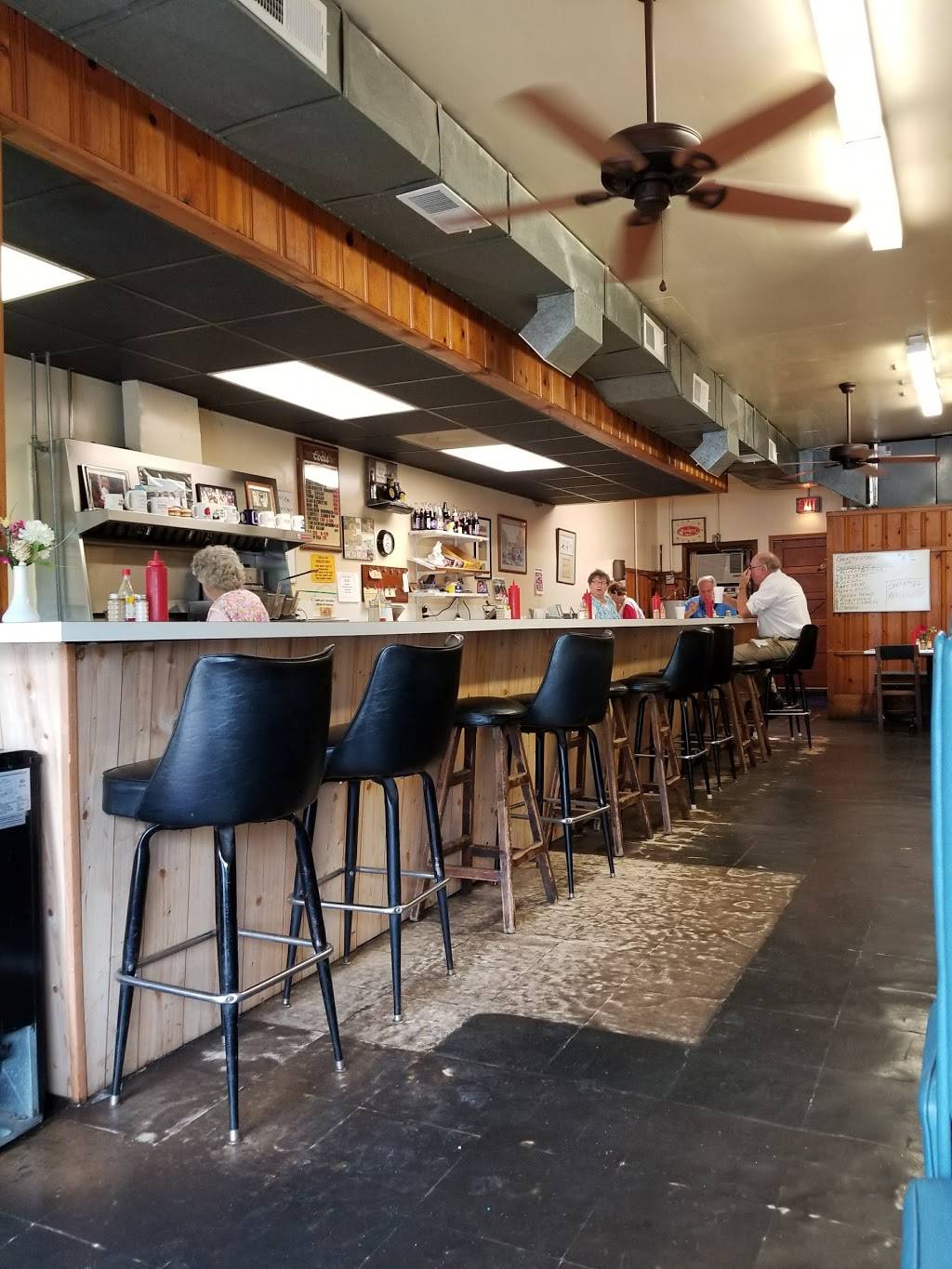 Idle Hour | restaurant | 1065 E Montague Ave, North Charleston, SC 29405, USA | 8437473280 OR +1 843-747-3280