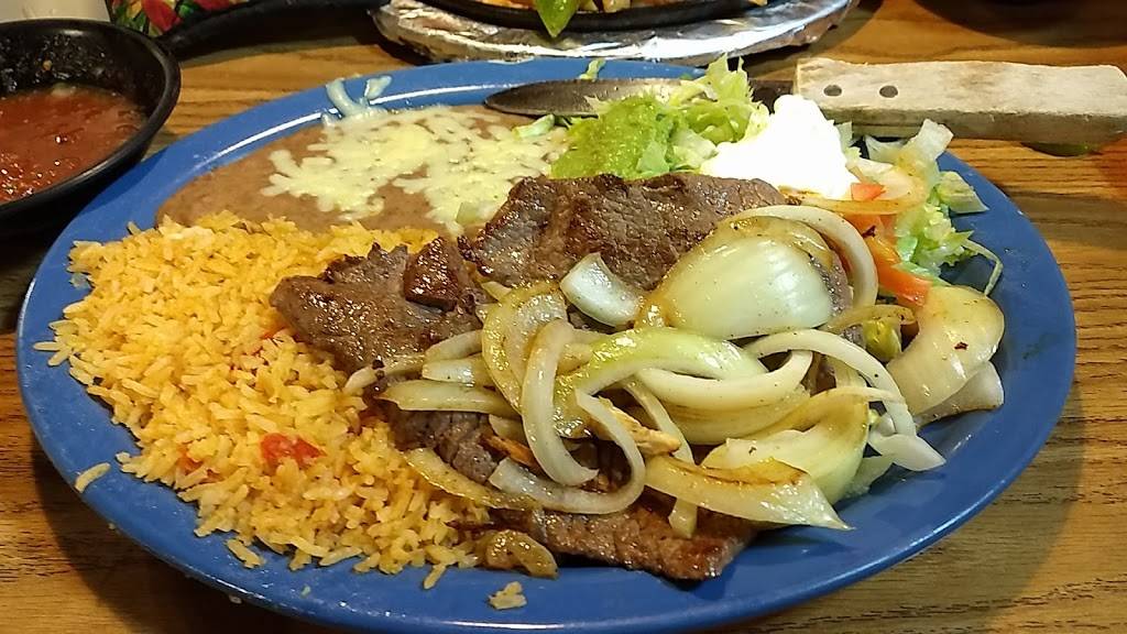 El Cielito Lindo | restaurant | 108 E Market St, Nappanee, IN 46550, USA | 5742212013 OR +1 574-221-2013