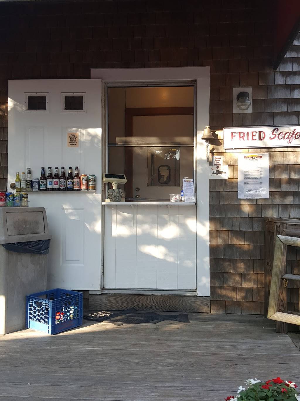 Breakwater Fish & Lobster Market | restaurant | 235 Underpass Rd, Brewster, MA 02631, USA | 5088967080 OR +1 508-896-7080