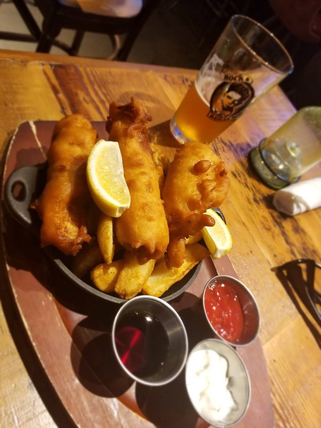 Rock & Reillys USC Village | restaurant | 3201 S Hoover St #1810, Los Angeles, CA 90007, USA | 2135365584 OR +1 213-536-5584