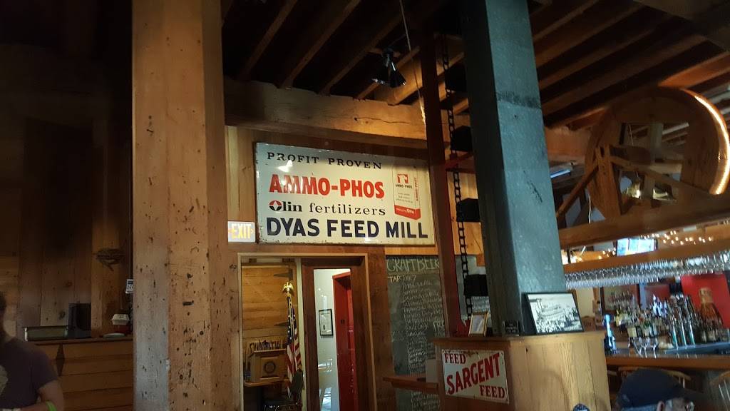 Flatted Fifth Blues & BBQ | night club | 300 Potter Dr, Bellevue, IA 52031, USA | 5638723838 OR +1 563-872-3838