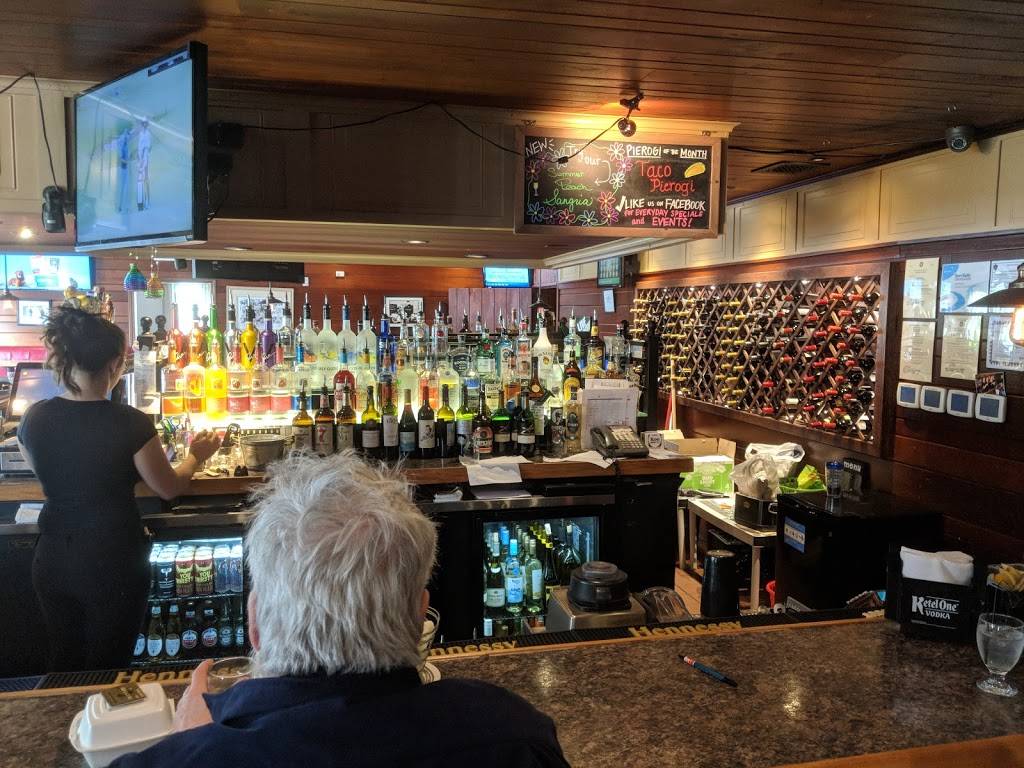 Collegian Court Restaurant | restaurant | 89 Park St, Chicopee, MA 01013, USA | 4133314444 OR +1 413-331-4444