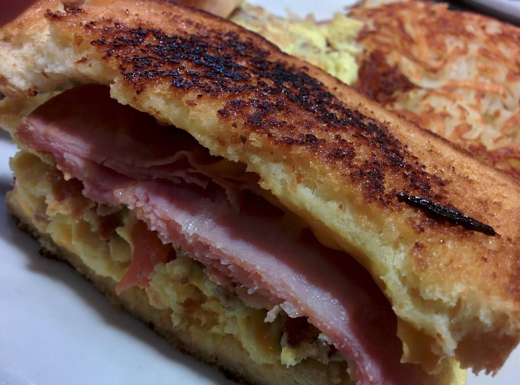 Dennys | restaurant | 2490 N Post Rd, Indianapolis, IN 46219, USA | 3178995198 OR +1 317-899-5198