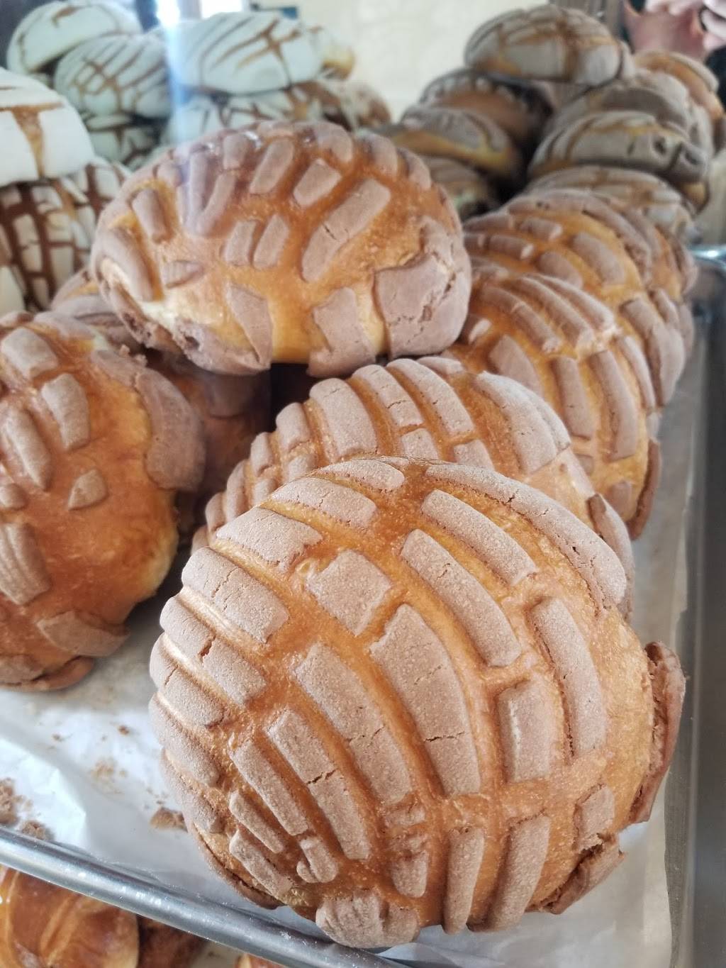 Monarca Panaderia y Pasteleria | bakery | 4407 N Kimball Ave, Chicago, IL 60618, USA | 8722085428 OR +1 872-208-5428