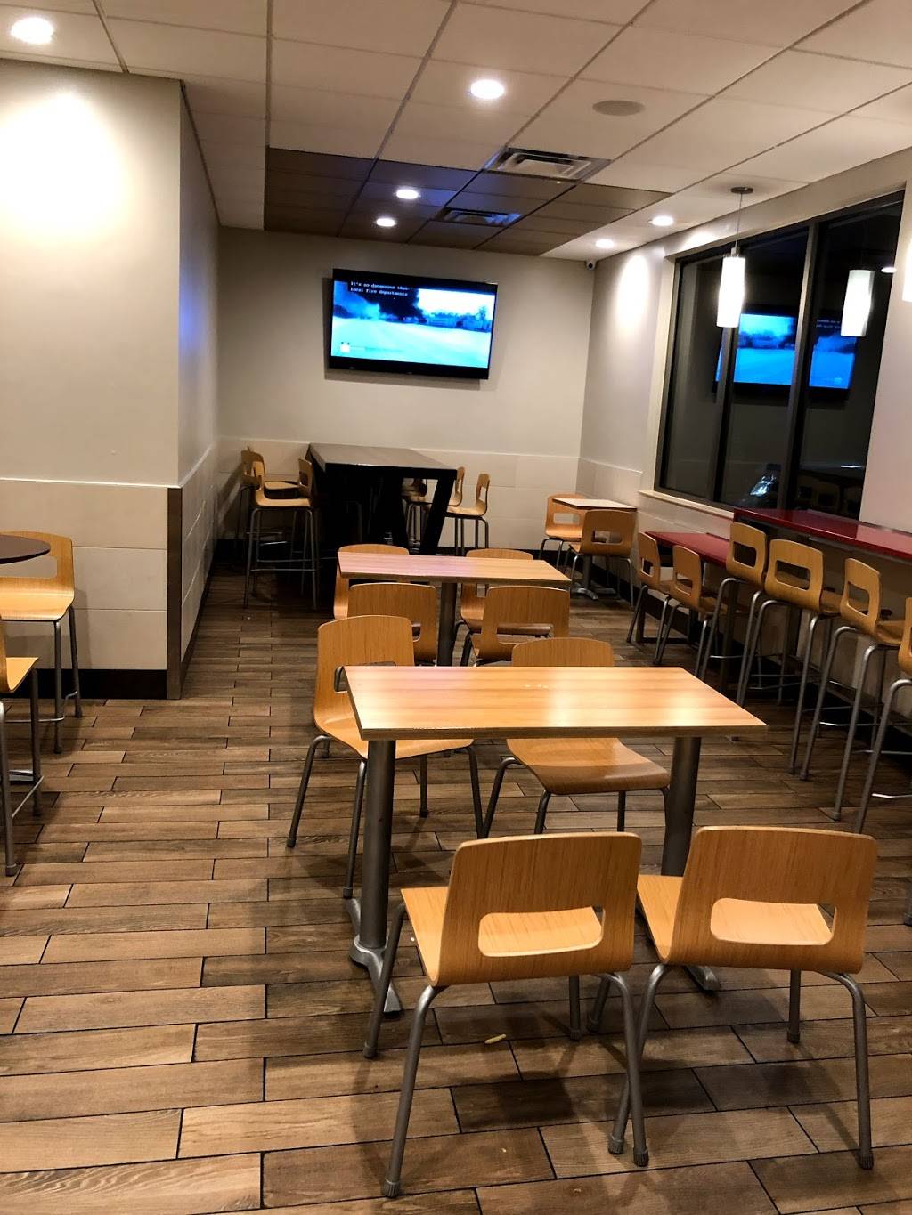Wendys | restaurant | 3700 Cummings Hwy, Chattanooga, TN 37419, USA | 4238256188 OR +1 423-825-6188