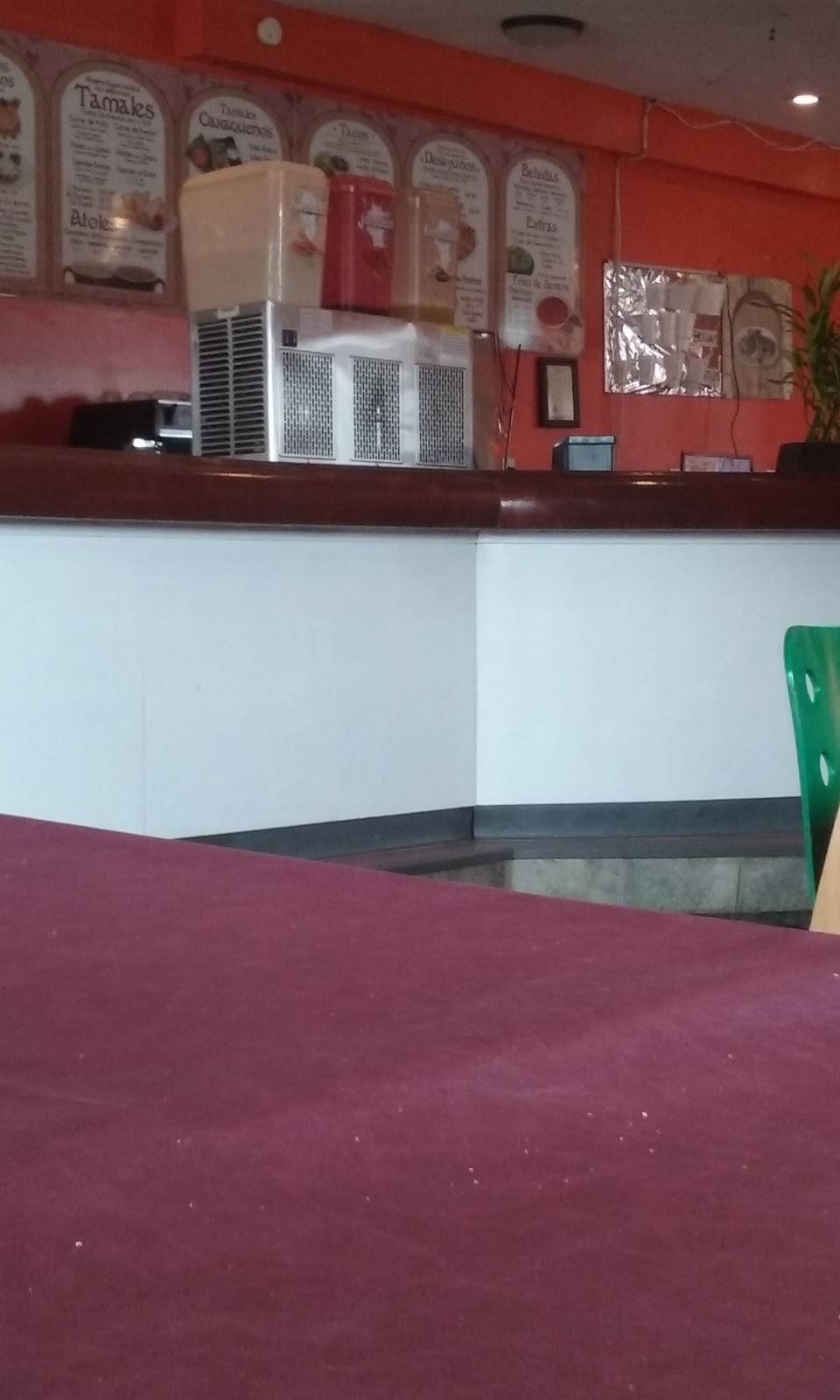 Blanquitas Tamales | restaurant | 2105 S Laramie Ave, Cicero, IL 60804, USA | 7084776637 OR +1 708-477-6637