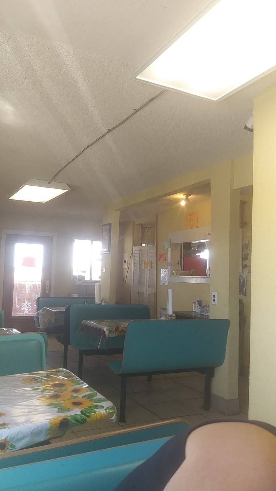 Burritoss To Go | restaurant | 300 Horizon Blvd, Socorro, TX 79927, USA | 9153011153 OR +1 915-301-1153