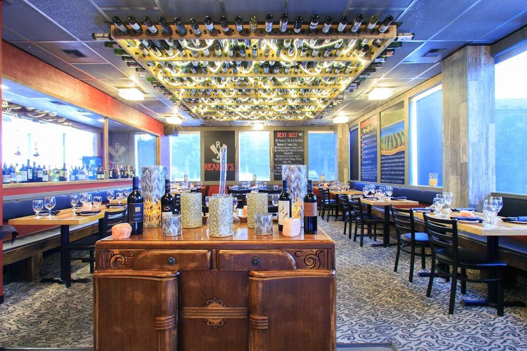 Ricardos Kitchen + Bar | restaurant | 676 Woodland Square Lp SE (Enter Off 7th), Lacey, WA 98503, USA | 3604139995 OR +1 360-413-9995