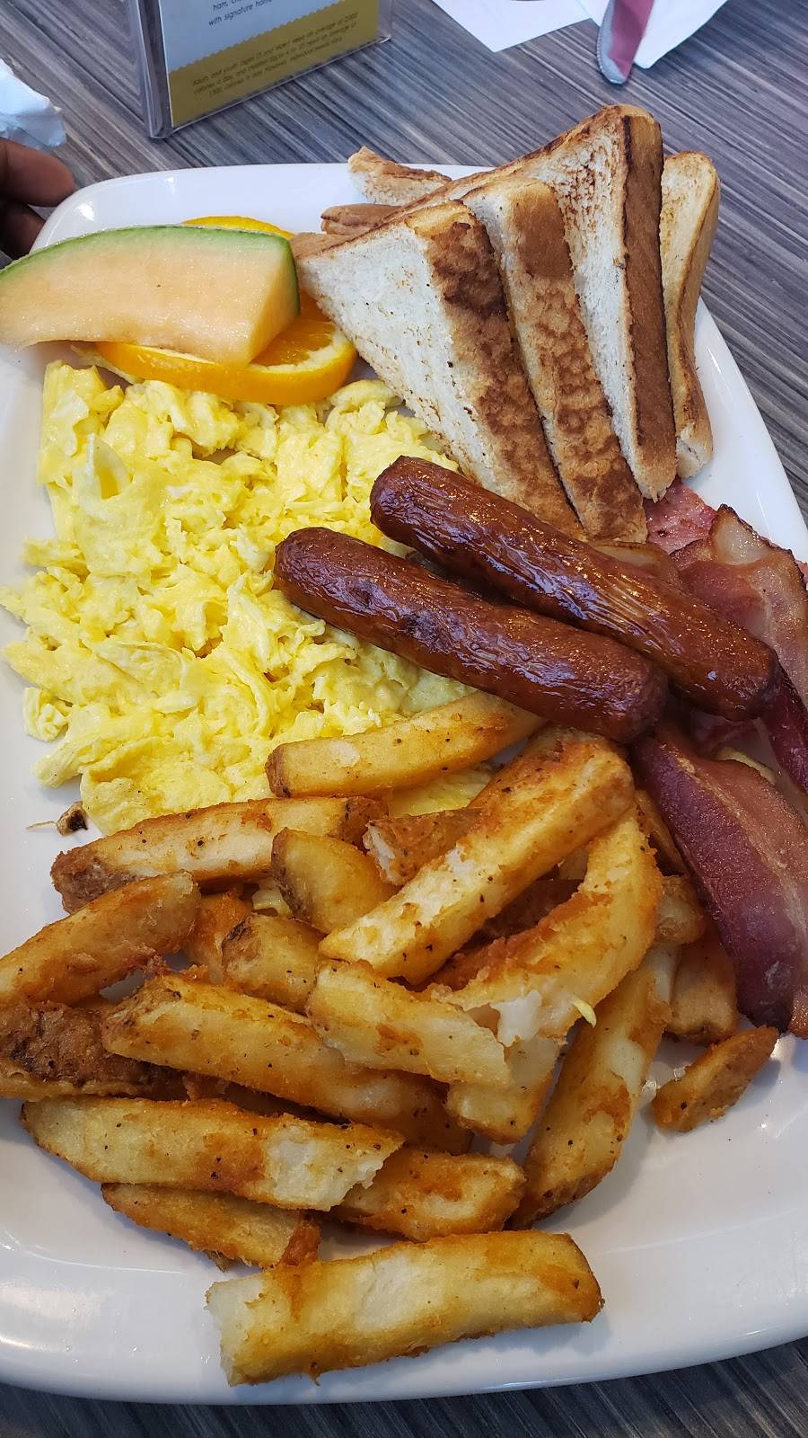 Eggsmart | restaurant | 224 Ritson Rd N unit c2.1, Oshawa, ON L1G 1Z7, Canada | 9054042111 OR +1 905-404-2111