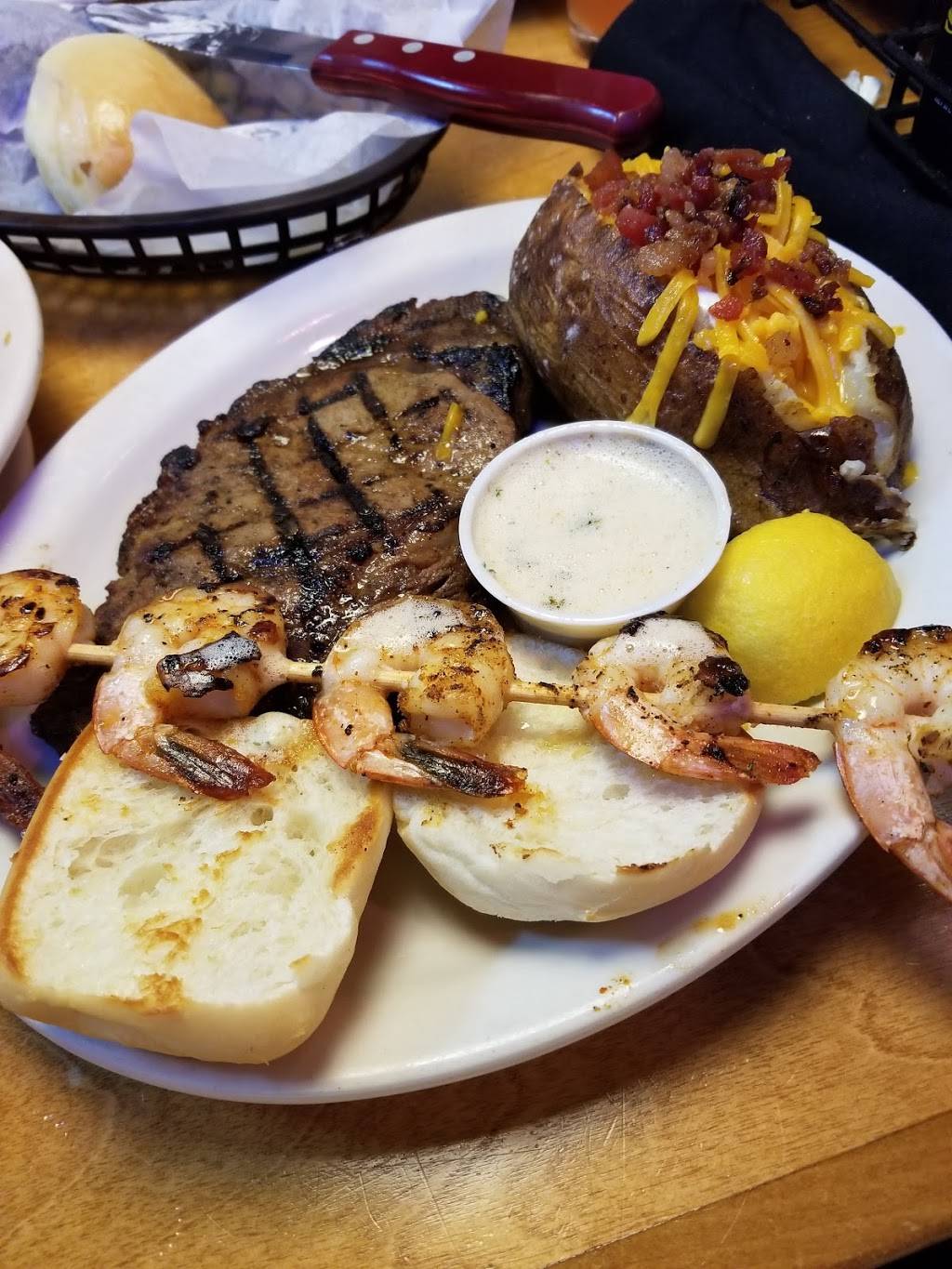 Texas Roadhouse | restaurant | 1342 N Gloster St, Tupelo, MS 38804, USA | 6628404220 OR +1 662-840-4220