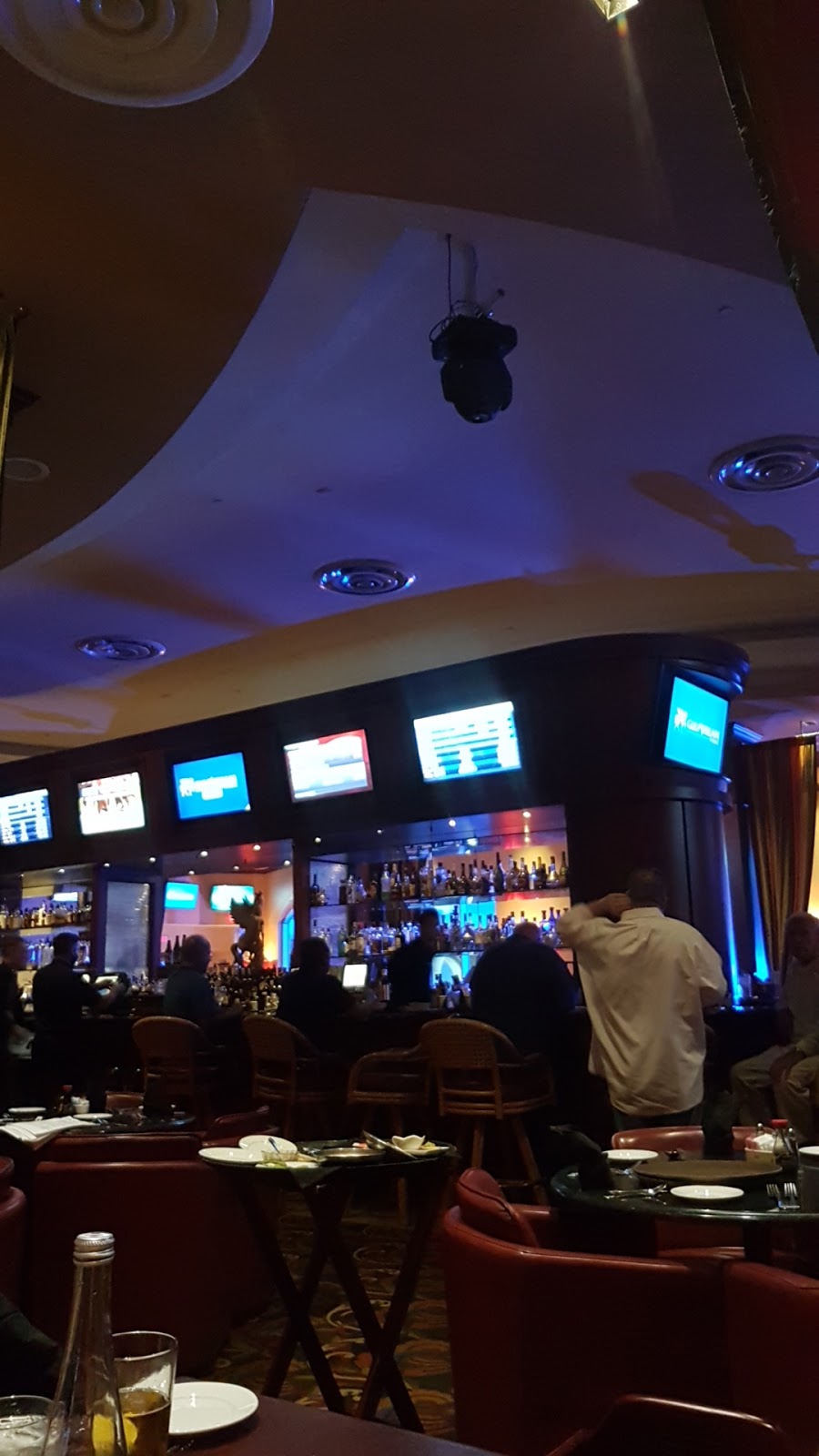 Christine Lees | restaurant | 801 Silks Run, Hallandale Beach, FL 33009, USA | 9544576255 OR +1 954-457-6255