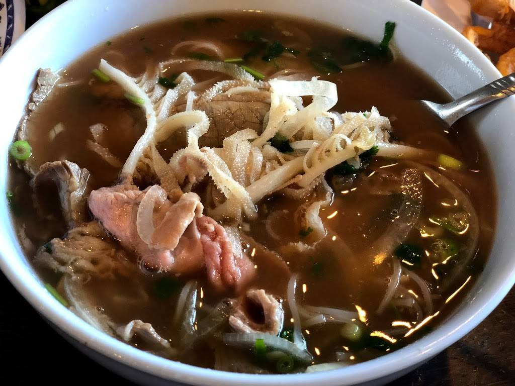 Pho n Seafood | restaurant | 924 N Court St, Visalia, CA 93291, USA | 5597323663 OR +1 559-732-3663