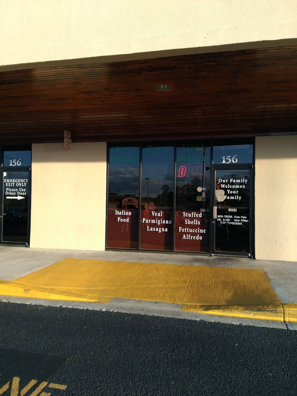 Castillos Ristorante & Pizzeria | restaurant | 975 Bacons Bridge Rd #156, Summerville, SC 29483, USA | 8438323330 OR +1 843-832-3330