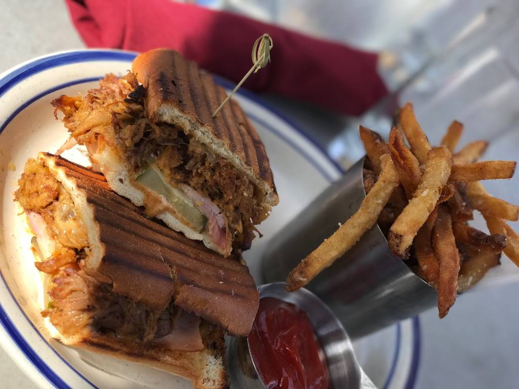 Mike Shannons Grill | restaurant | 871 S Arbor Vitae, Edwardsville, IL 62025, USA | 6186559911 OR +1 618-655-9911