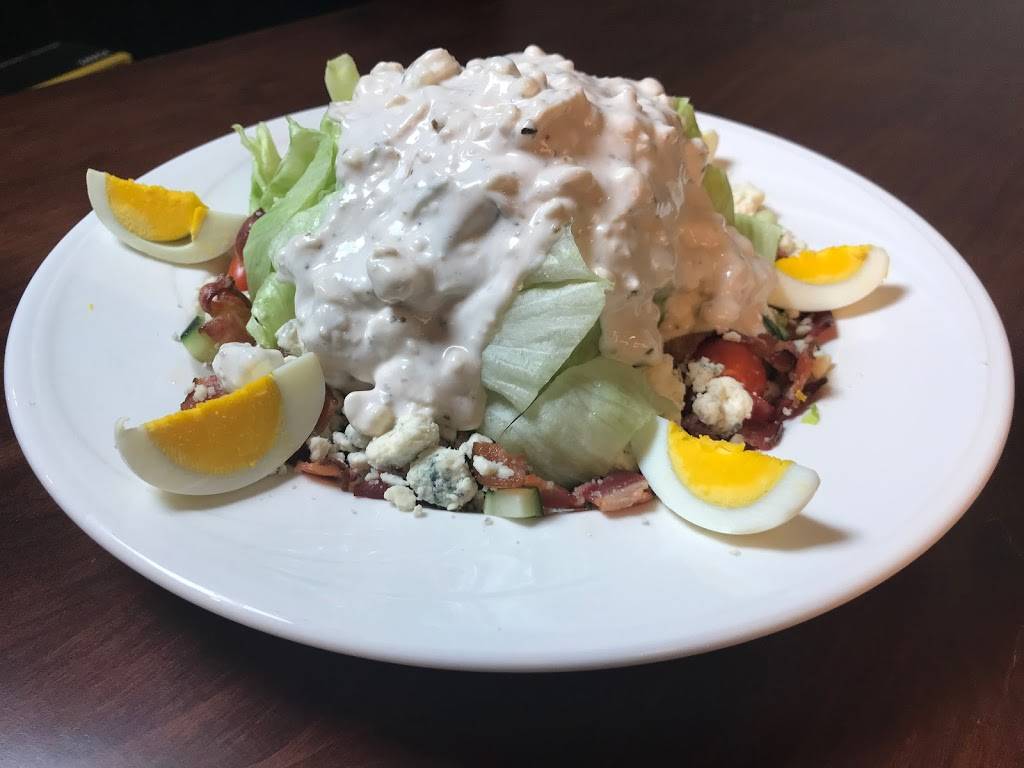 Studio Hotrods Roadhouse | restaurant | 44 South US-12, Fox Lake, IL 60020, USA | 8474507090 OR +1 847-450-7090