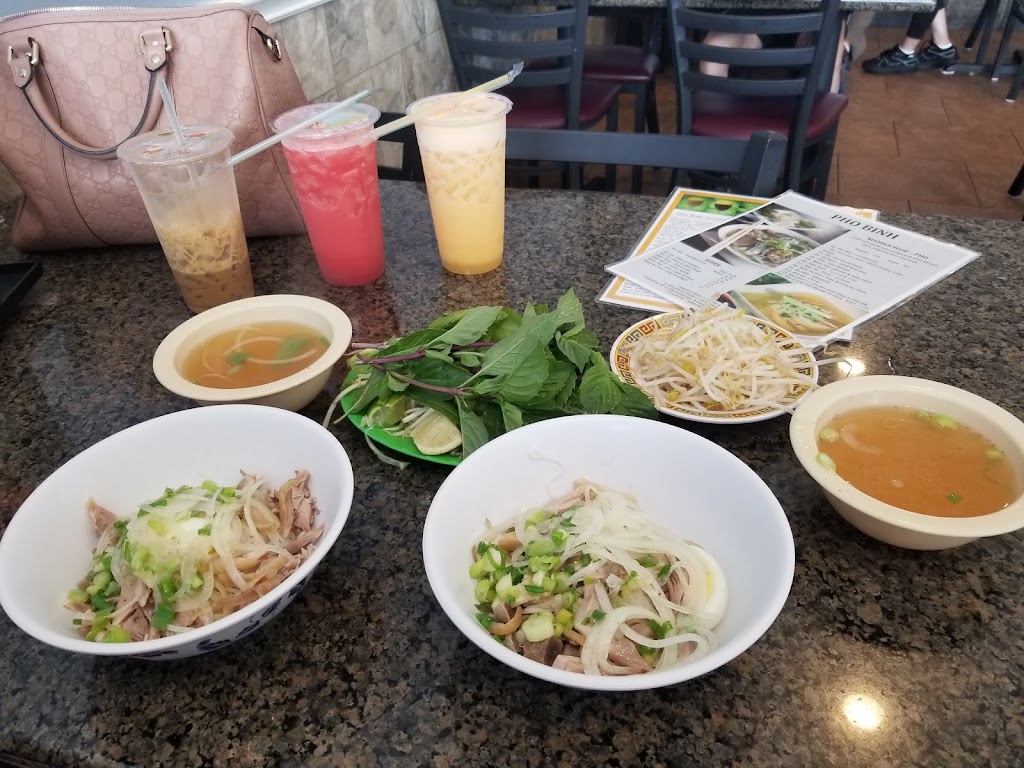 Pho Binh | restaurant | 10827 Bellaire Blvd, Houston, TX 77072, USA | 2815687333 OR +1 281-568-7333