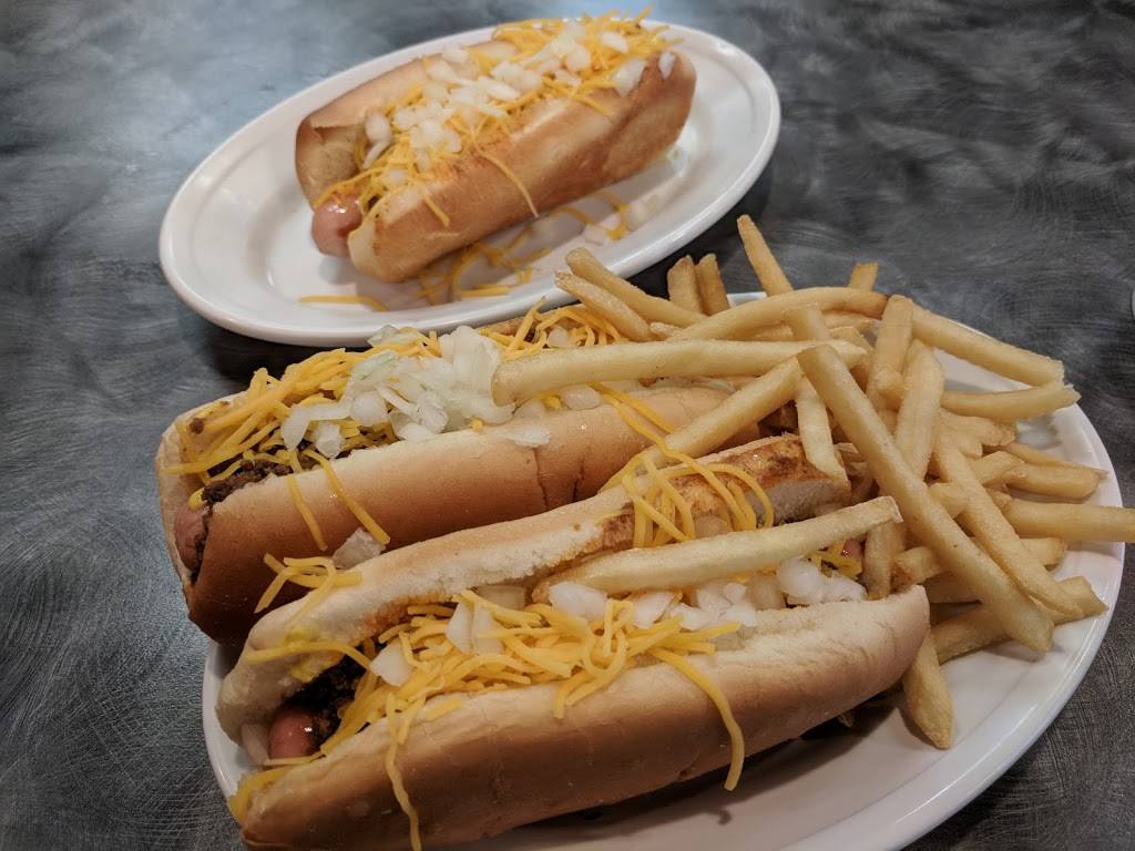 G & L Chili Dogs | restaurant | 1133 E Sternberg Rd, Norton Shores, MI 49441, USA | 2317999199 OR +1 231-799-9199