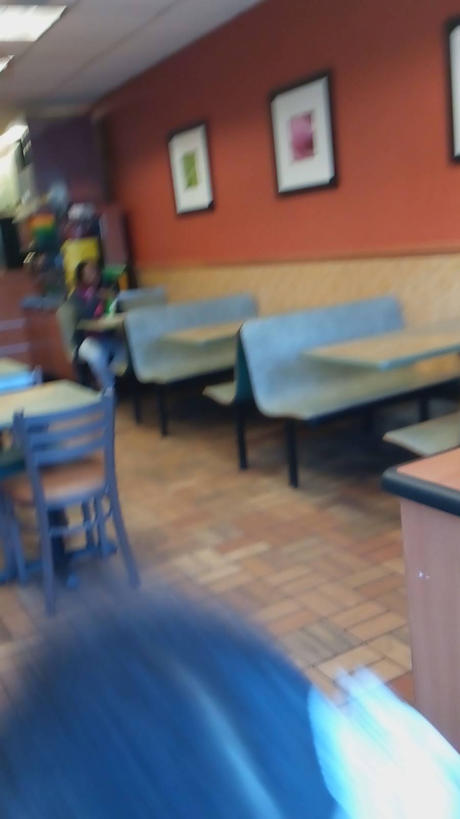 Subway Restaurants | restaurant | 239 NE 167th St, North Miami Beach, FL 33162, USA | 3056532626 OR +1 305-653-2626