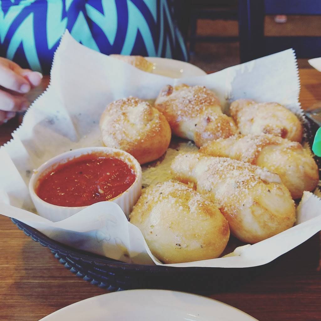 Marias Italian Restaurant | restaurant | 586 145th Ave, Caledonia, MI 49316, USA | 6168919571 OR +1 616-891-9571