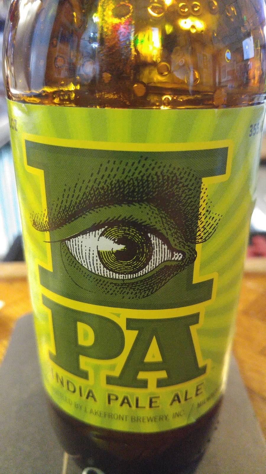 Slick Willys | restaurant | 2301 12th Ave, South Milwaukee, WI 53172, USA | 4147621974 OR +1 414-762-1974