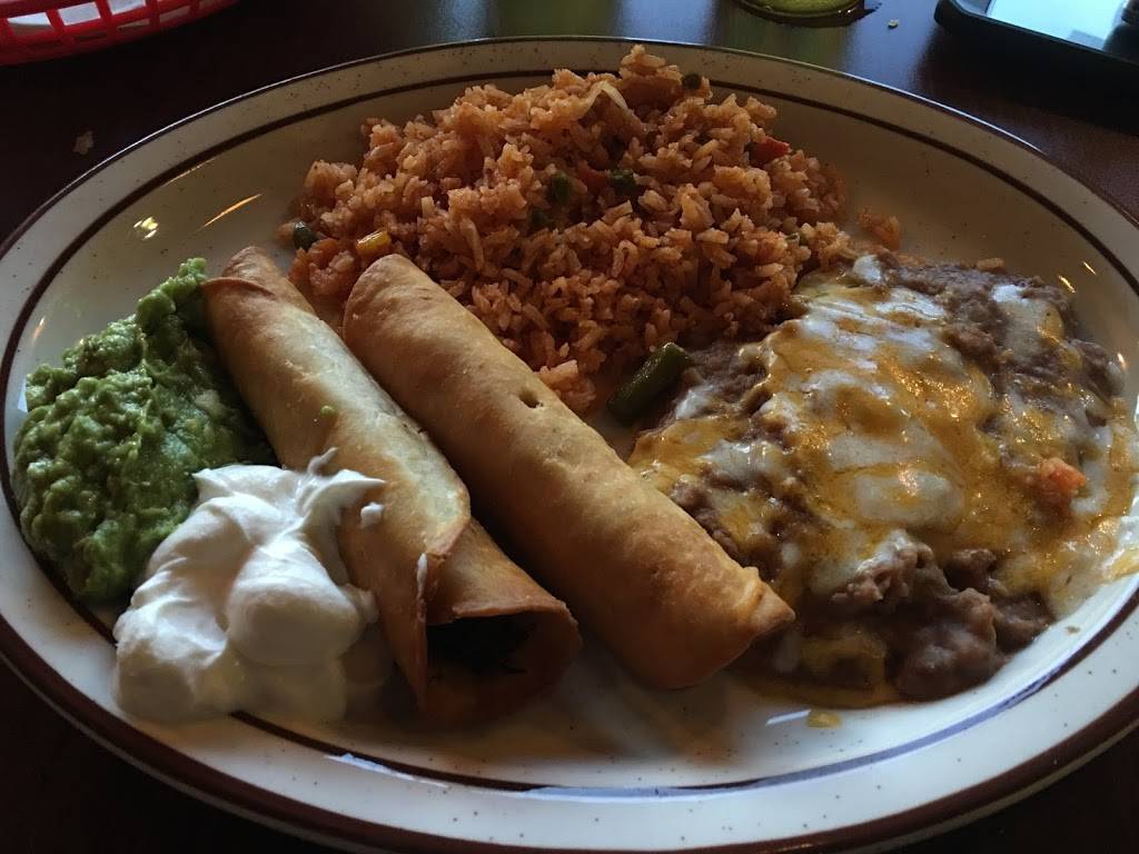 Mi Casita | restaurant | 330 W Santa Fe Ave, Placentia, CA 92870, USA | 6574442710 OR +1 657-444-2710