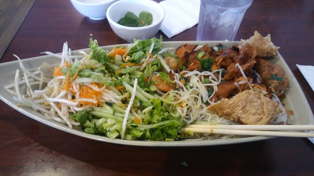 Fontana Pho | restaurant | 9820 Sierra Ave # B, Fontana, CA 92335, USA | 9098291571 OR +1 909-829-1571