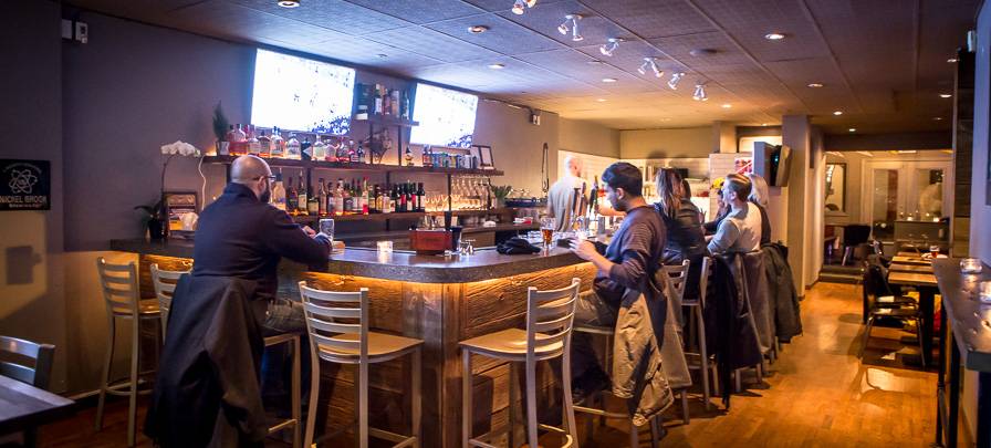 Round The Horn | restaurant | 331 Roncesvalles Ave, Toronto, ON M6R 2M8, Canada | 4167852123 OR +1 416-785-2123