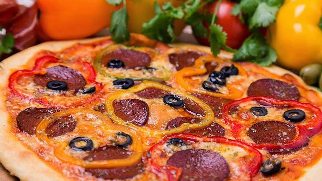 Roscoes Pizza | restaurant | 212 Edgewood Rd NW, Cedar Rapids, IA 52405, USA | 3196548886 OR +1 319-654-8886