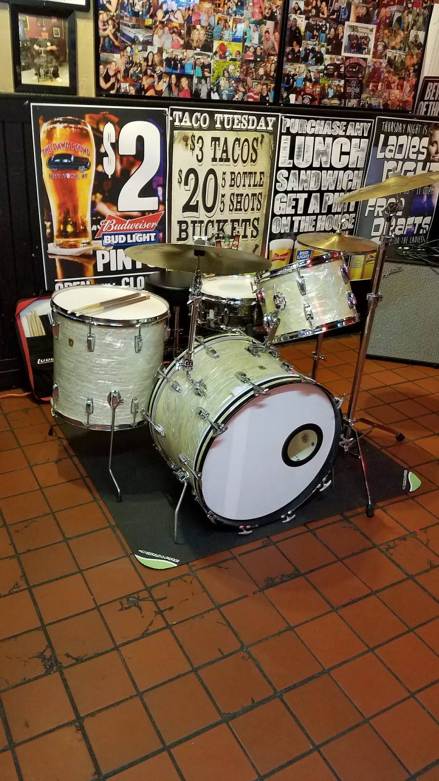 The Dawg Pound Bar & Grill | restaurant | 162 Gardiners Ave, Levittown, NY 11756, USA | 5167195955 OR +1 516-719-5955