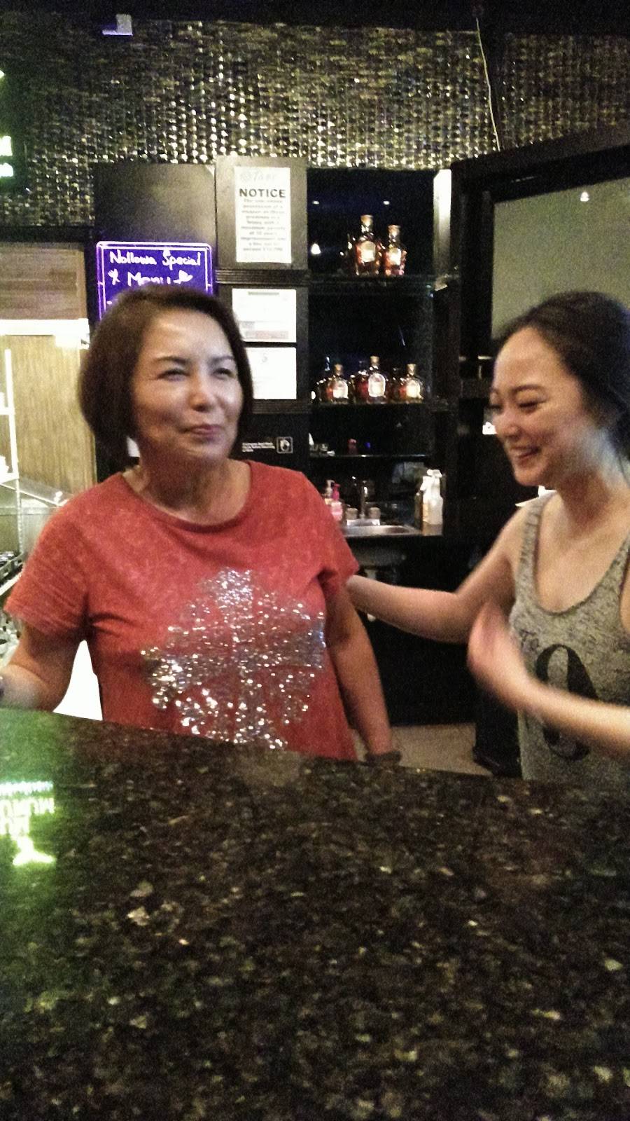 Nollowa Bar & Grill | restaurant | 2560 Royal Ln #102, Dallas, TX 75229, USA | 9722415555 OR +1 972-241-5555