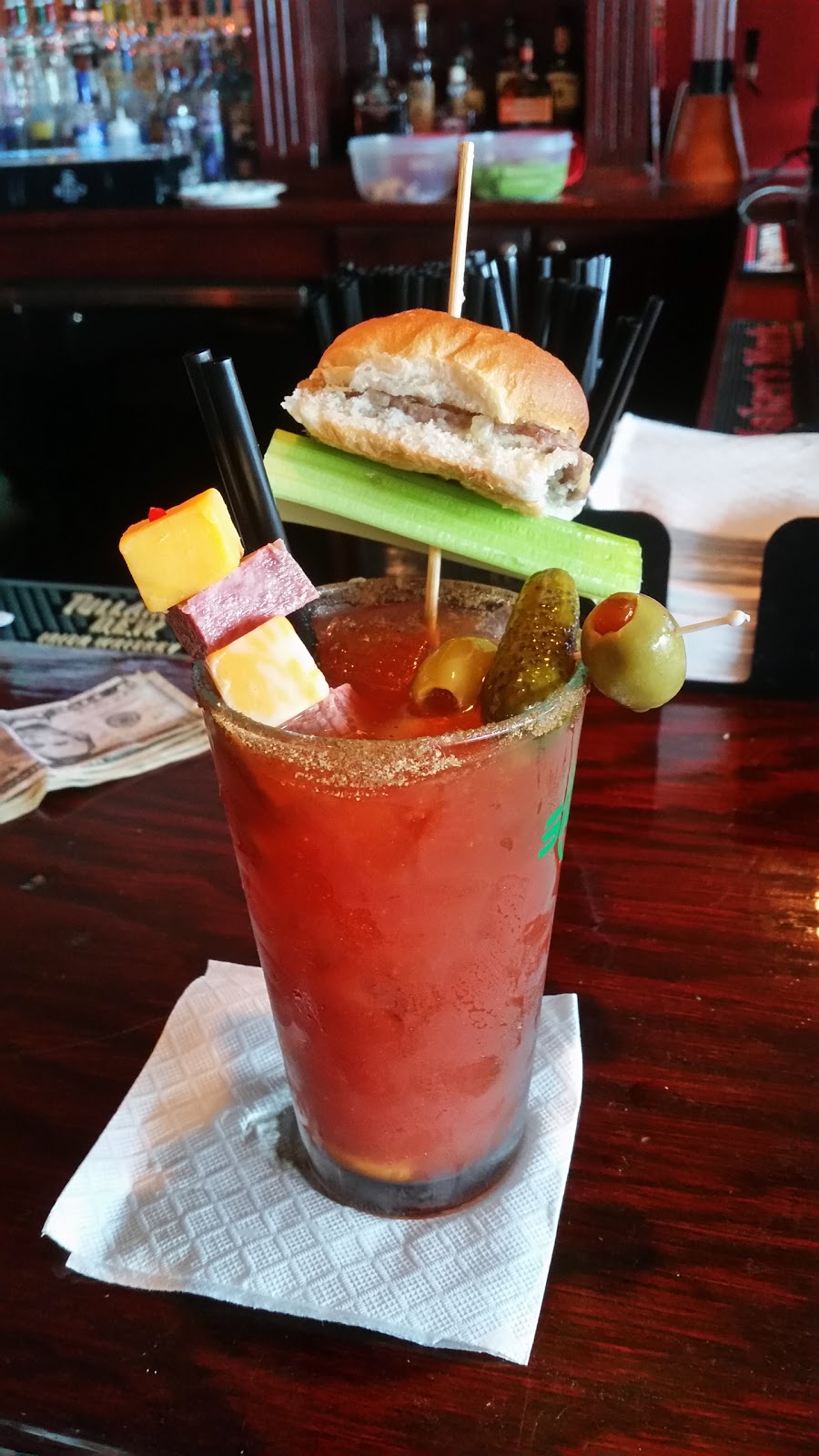 Sidelines Sports Bar | restaurant | 2006 W Jefferson St, Joliet, IL 60435, USA | 8157251579 OR +1 815-725-1579