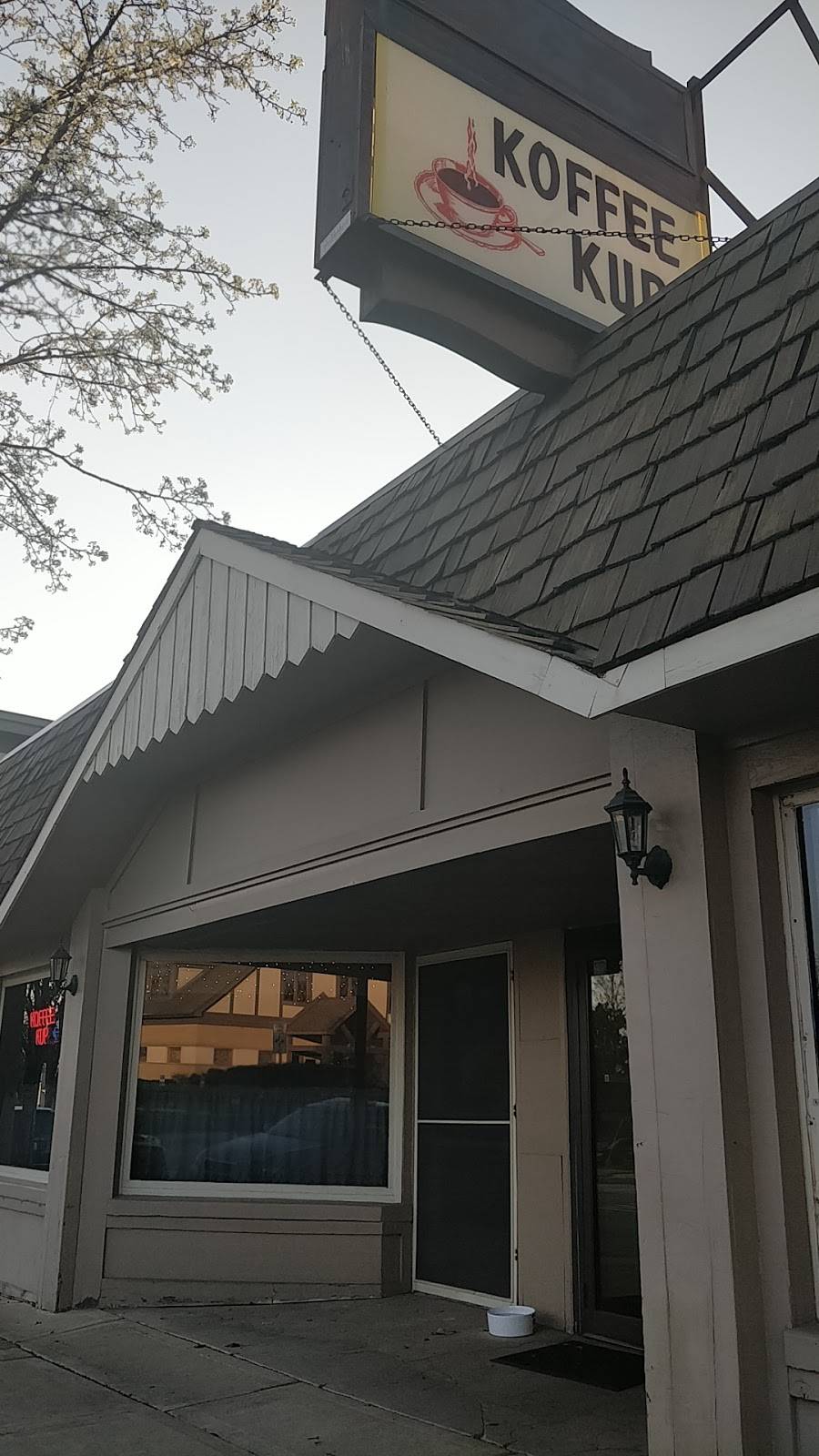 Koffee Kup Restaurant | restaurant | 30 E Main St, Lake Zurich, IL 60047, USA | 8474388110 OR +1 847-438-8110