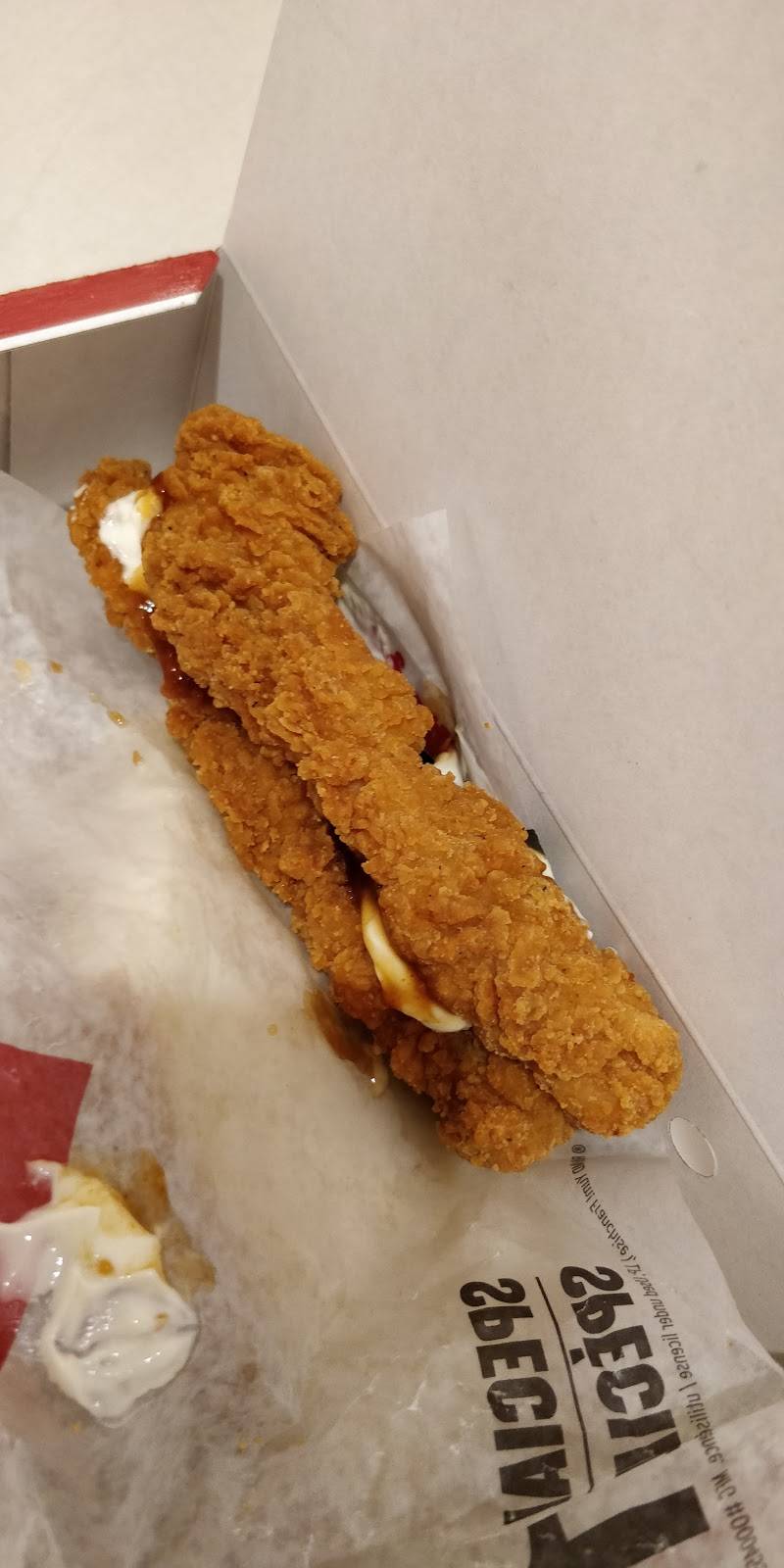 KFC | meal delivery | FC 12, 100 Bayshore Dr, Nepean, ON K2B 8C1, Canada | 6137217664 OR +1 613-721-7664