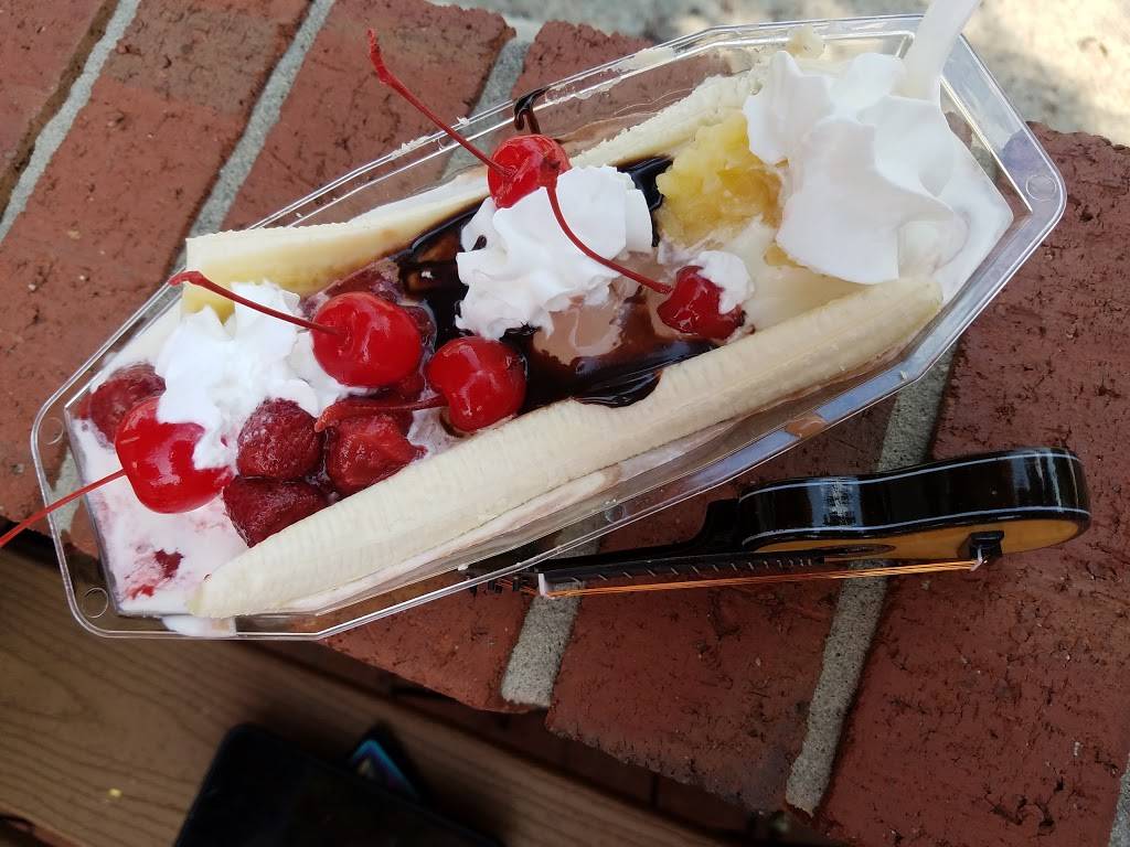 Goodberrys Frozen Custard | restaurant | 2421 Spring Forest Rd, Raleigh, NC 27615, USA | 9198788159 OR +1 919-878-8159