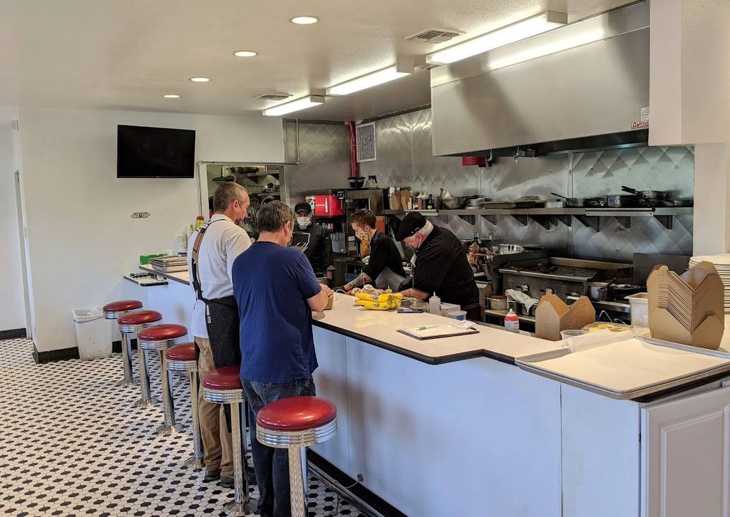 Johnny Cs Diner | restaurant | 8175 Arville St, Las Vegas, NV 89139, USA | 7022630146 OR +1 702-263-0146