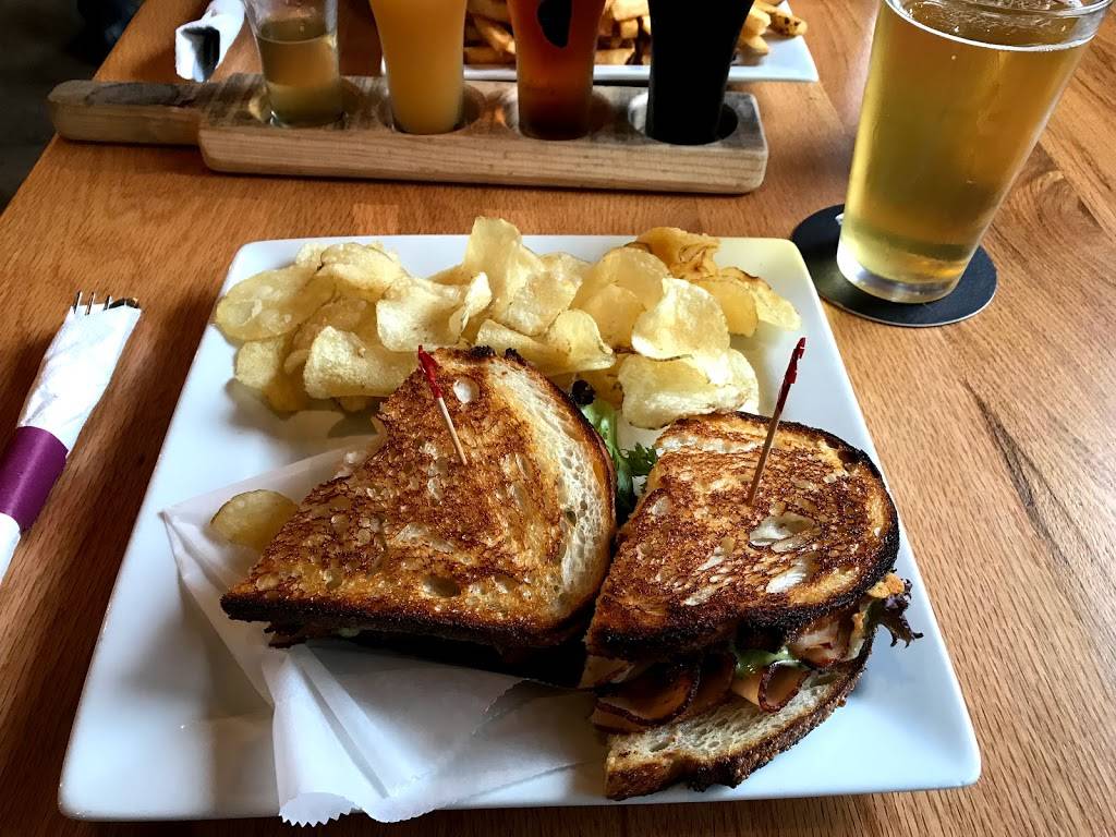 Thornapple Brewing Company | restaurant | 6262 28th St SE, Grand Rapids, MI 49546, USA | 6162886907 OR +1 616-288-6907