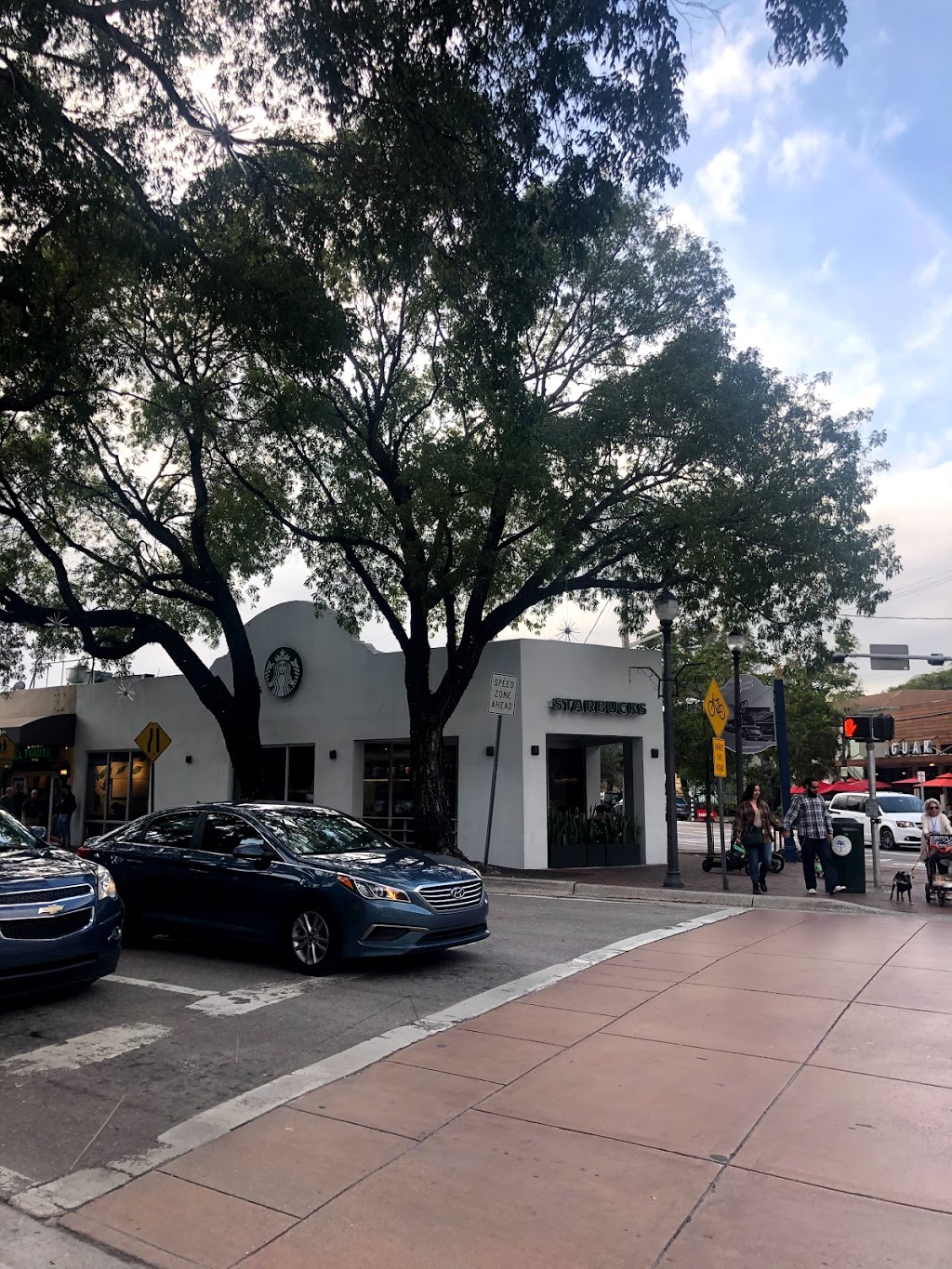 Starbucks | cafe | 3400 Main Hwy, Coconut Grove, FL 33133, USA | 3054421851 OR +1 305-442-1851