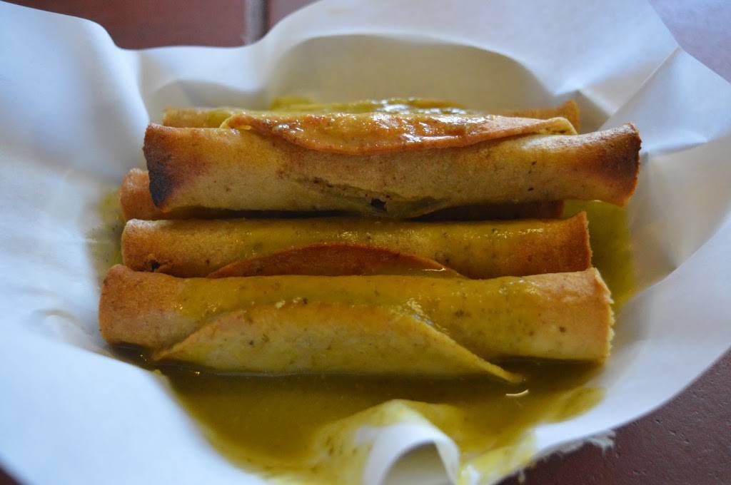 Cielito Lindo | restaurant | E-23 Olvera St, Los Angeles, CA 90012, USA | 2136874391 OR +1 213-687-4391