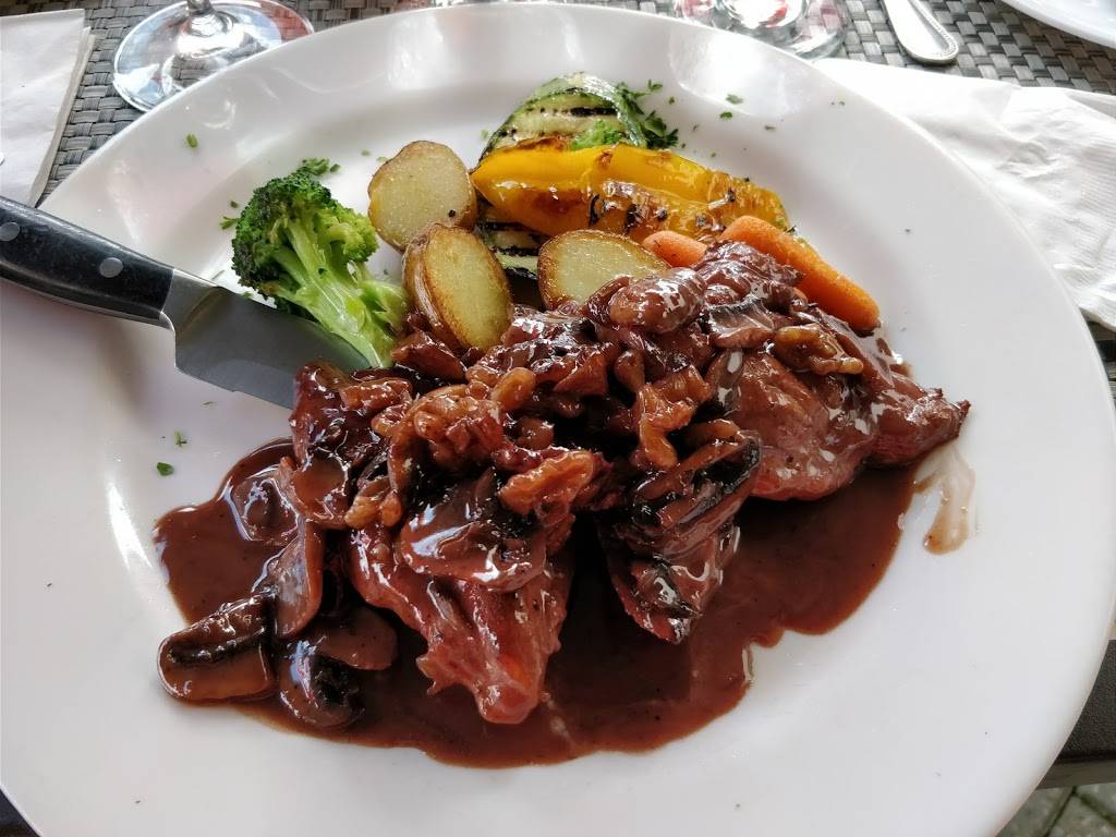 Taormina lounge | restaurant | 2530 Boulevard Saint-Joseph, Lachine, QC H8S 2N9, Canada | 5146345548 OR +1 514-634-5548