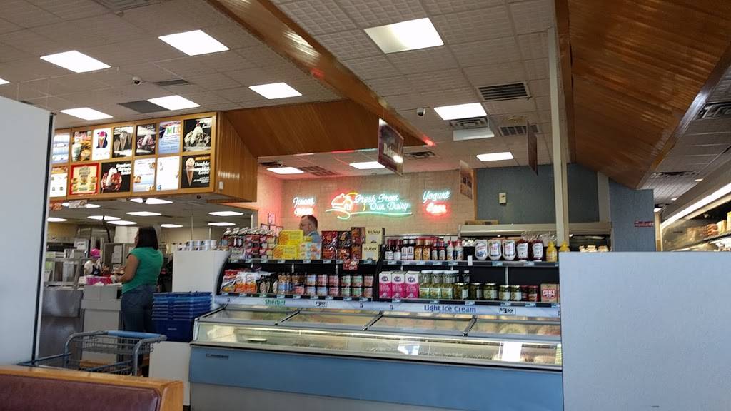 Braums Ice Cream & Burger Restaurant | restaurant | 3601 N Story Rd, Irving, TX 75062, USA | 9725946020 OR +1 972-594-6020