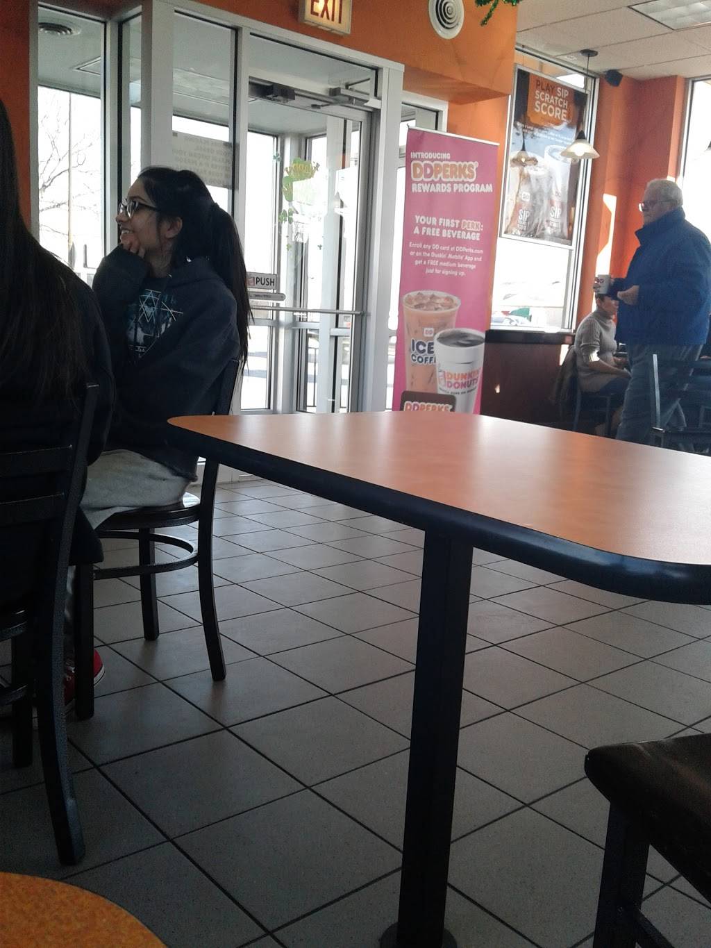 Dunkin Donuts | cafe | 6144 S Harlem Ave, Summit, IL 60501, USA | 7084581808 OR +1 708-458-1808