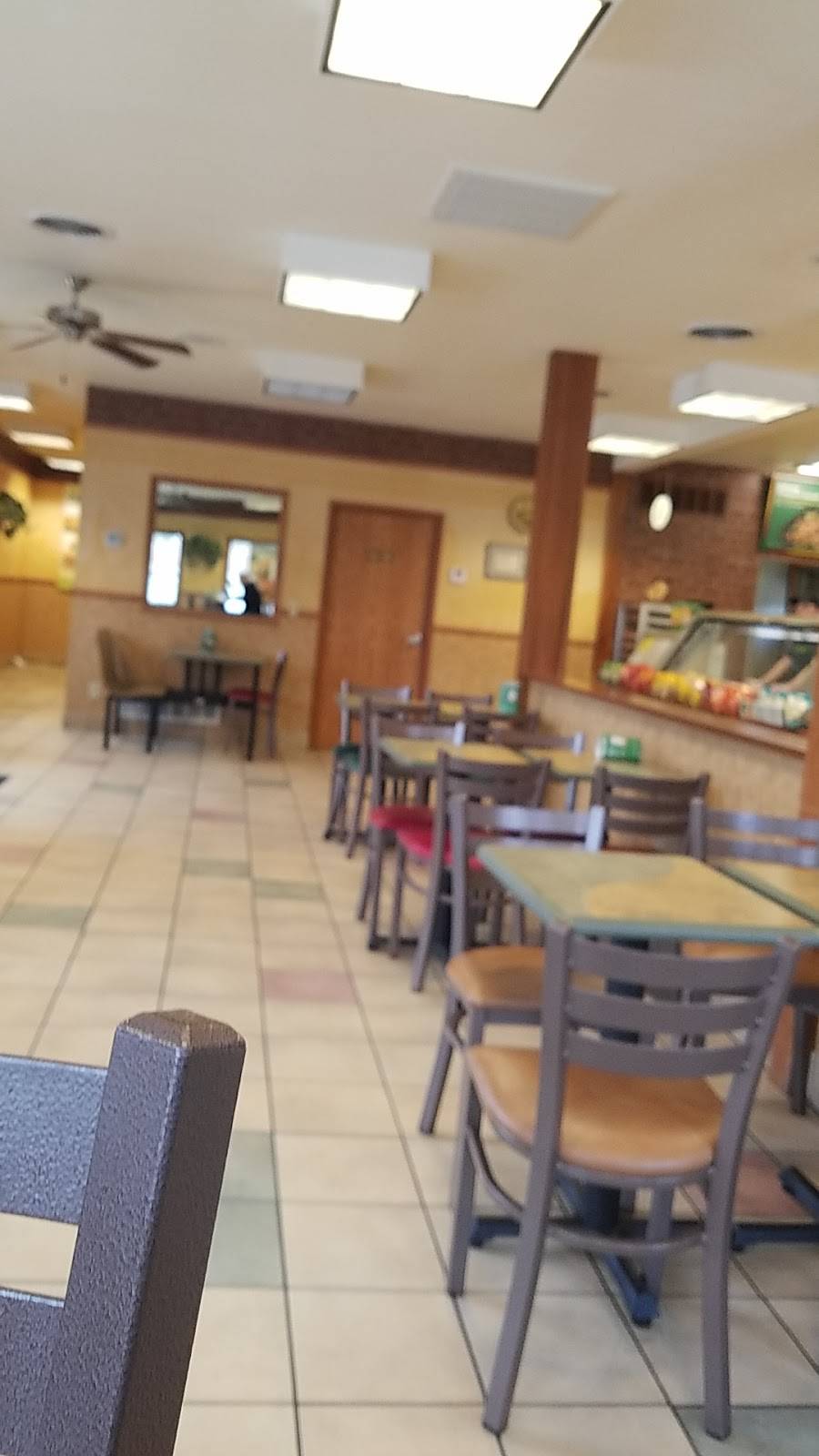 Subway | restaurant | 312 E Court St, Cambridge, IL 61238, USA | 3099371223 OR +1 309-937-1223