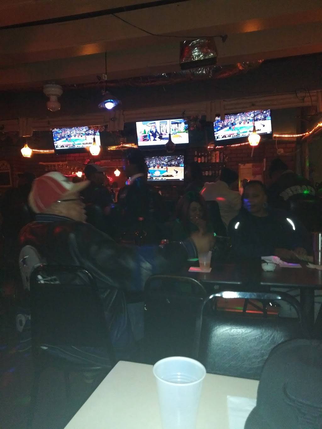 Jazspers | restaurant | 1450 Gaither Pkwy, Memphis, TN 38106, USA | 9017752139 OR +1 901-775-2139