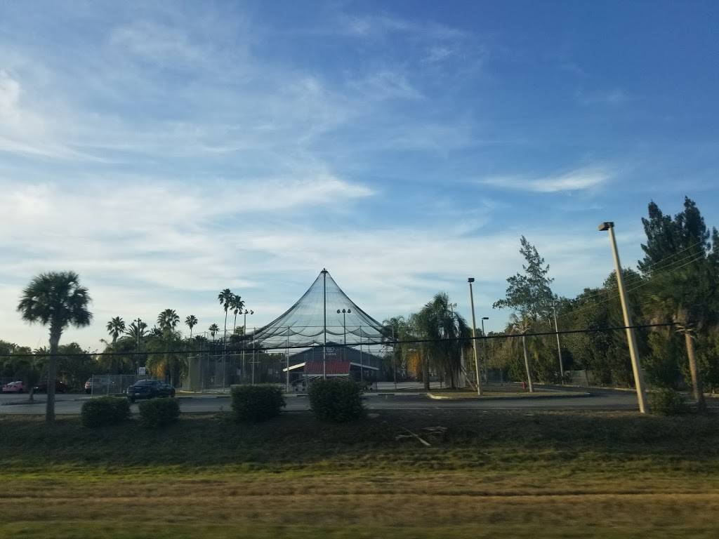 The Dugout Sports Bar & Grill | restaurant | 35 NE Pine Island Rd, Cape Coral, FL 33909, USA | 2394581388 OR +1 239-458-1388