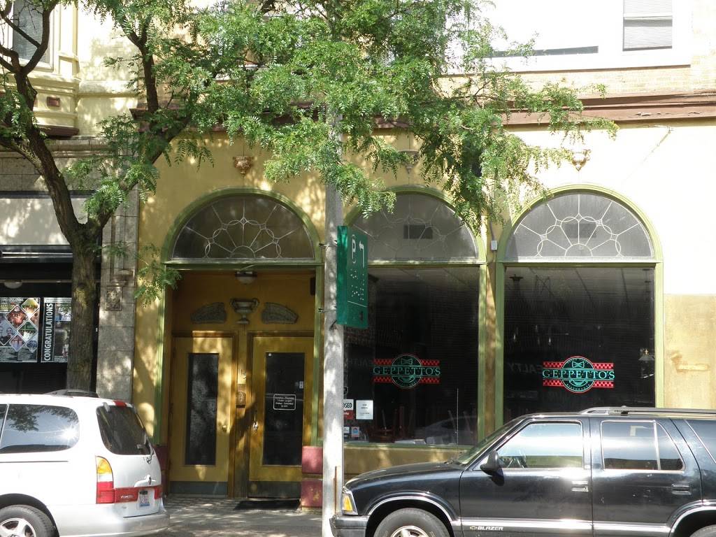 Geppettos Pizza & Pasta | restaurant | 113 N Oak Park Ave, Oak Park, IL 60301, USA | 7083869200 OR +1 708-386-9200