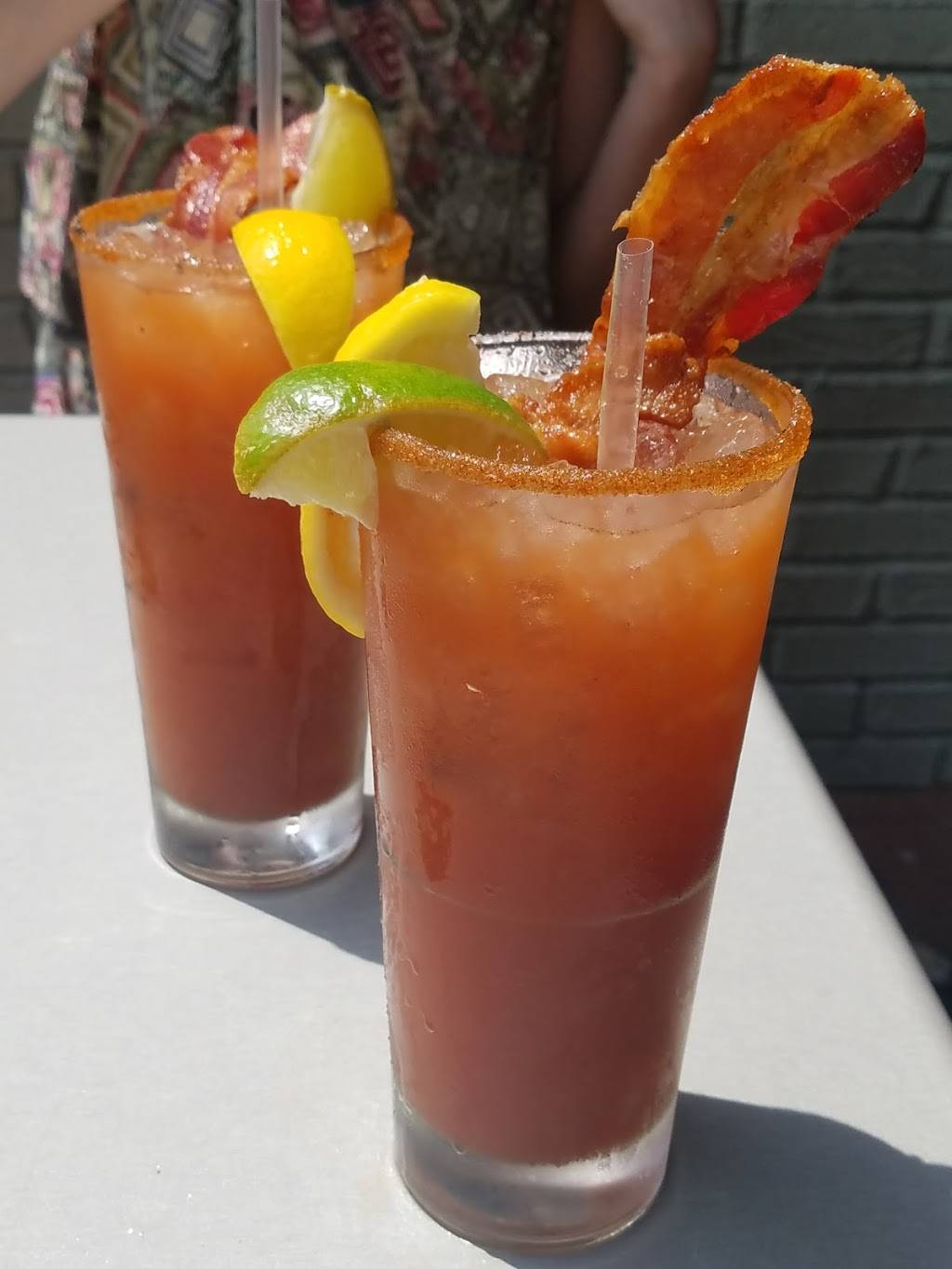 Double Dogs Restaurant | restaurant | 1807 21st Ave S, Nashville, TN 37212, USA | 6152928110 OR +1 615-292-8110