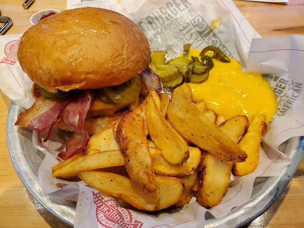 Fuddruckers | restaurant | 415 W Slaughter Ln, Austin, TX 78748, USA | 5125907540 OR +1 512-590-7540