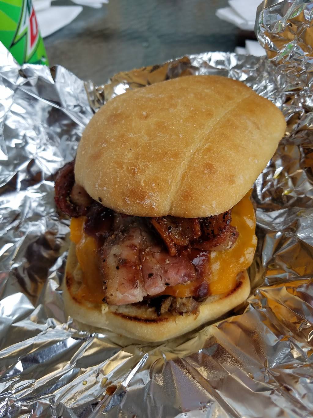 Peppered Pig | restaurant | 11110 Memorial Pkwy SW, Huntsville, AL 35803, USA | 4079276591 OR +1 407-927-6591